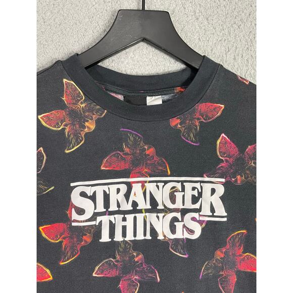 Lot of 2‎ Stranger Things T-Shirts H&M & Universal Studios Halloween XS/S - Picture 12 of 16